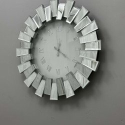 BEYAZ GÖBEK DÖRT RAKAM PİYANO AYNALI DUVAR SAAT